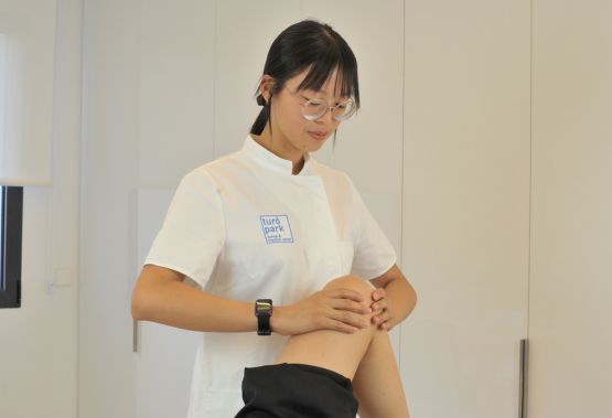 Elena Furió, kinésithérapeute à Barcelone, spécialiste de la neuromodulation percutanée