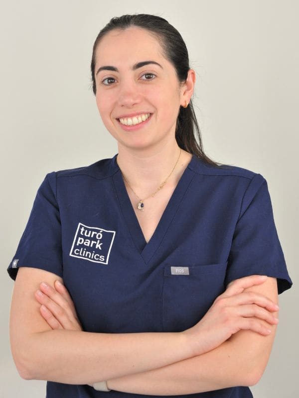 Dr Lory Abrahamian - Spécialiste en parodontologie et implantologie à Barcelone
